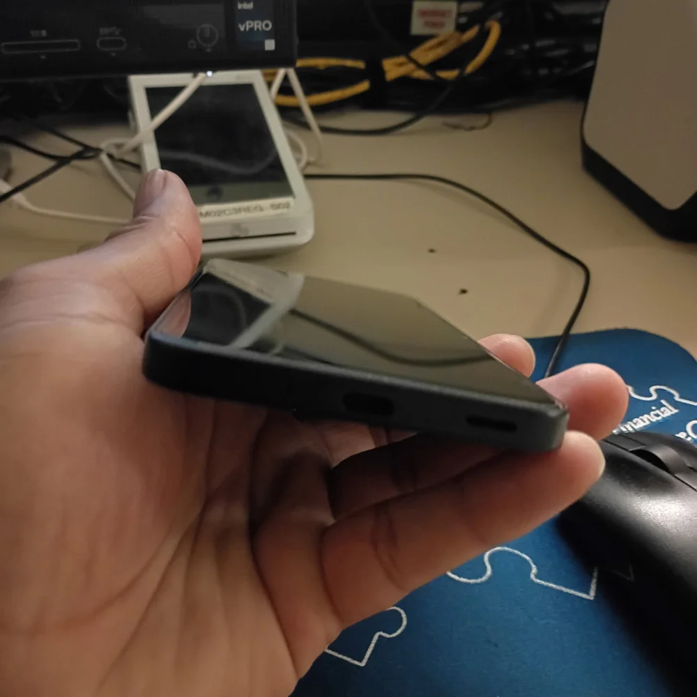 Samsung Smartphone in Black No Drops No Dents No Scratches